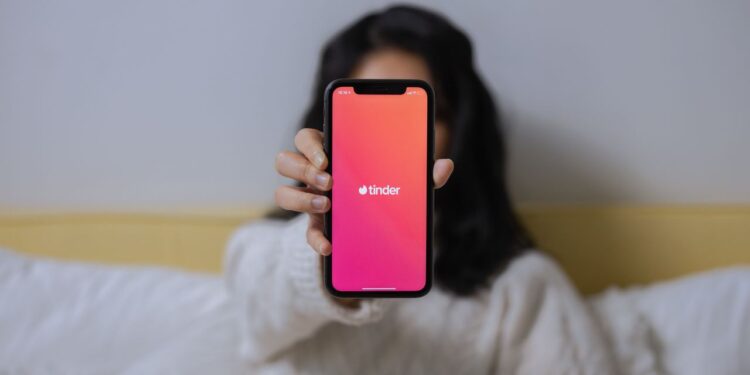 ‘Tinder Leave’ Is The Hottest New Work Perk In Asia