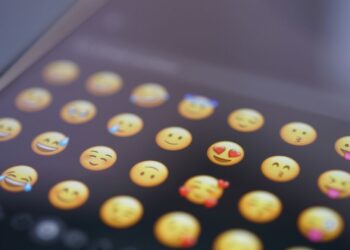 10 Emojis That Work at Work — And How to Use Them Thoughtfully