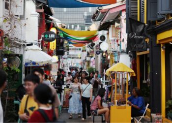 Foreign Worker Surge Drives Singapore’s Population To New Record