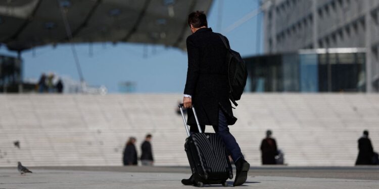 Most Europeans Unwilling To Take Pay Cut To Work Remotely, ECB Reports