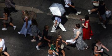 Rising Debt Weighs Heavily On U.S. Workers As Economic Anxiety Mounts, BofA Reports (1)