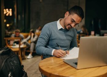 These 5 Industries Are Exploding with Hybrid Job Openings Right Now