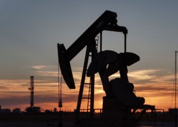 U.S. Oil Layoffs Mount As Price War And Consolidation Reshape Energy Jobs