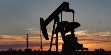 U.S. Oil Layoffs Mount As Price War And Consolidation Reshape Energy Jobs