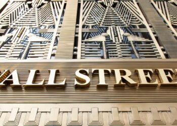 Wall Street Interns Love AI, But Worry It Will Replace Them