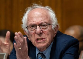 Bernie Sanders Warns AI Could Erase 100M Jobs and Pushes for Shorter U.S. Workweek