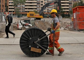 Canada Defies Expectations With September Employment Growth, But Youth Unemployment Hits 15-Year High