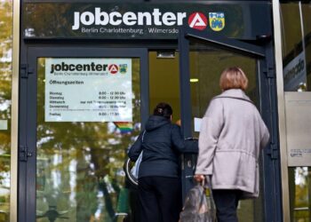 German Unemployment Eases In October