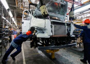 Furloughs, Shortened Weeks, And Wage Cuts Russia’s Workers Feel The Strain Of War Economy