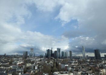 Germany To Raise Minimum Wage To €14.60 By 2027, Critics Warn Of Job Risks