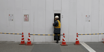 Japan’s Biggest Union Aims For 5% Wage Hikes To Offset Inflation