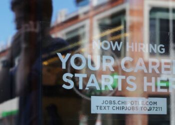 Job Market Anxiety Rises as Workers Weigh Future Employment Risks