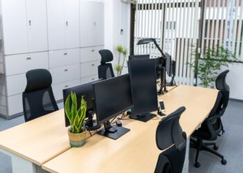 Office Vacancy In U.S. Falls For First Time Since 2019