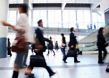 Return-to-Office Mandates Flop As Employees Stay Home and Managers Stay Silent