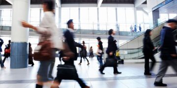 Return-to-Office Mandates Flop As Employees Stay Home and Managers Stay Silent