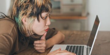 Six In Ten Gen Z Workers Talk To AI More Than Coworkers