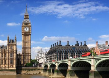 U.K. Commercial Real Estate Lending Jumps 33%