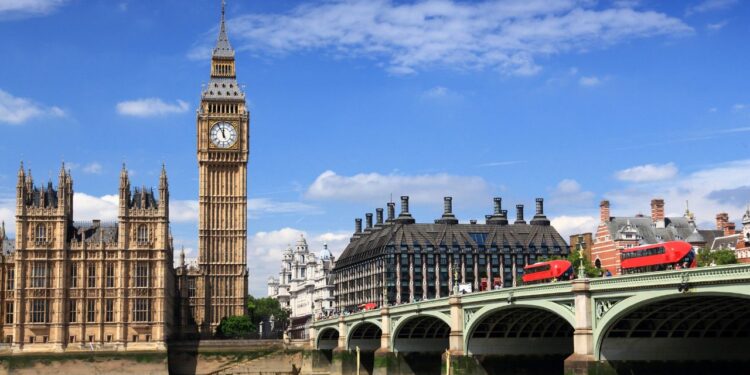 U.K. Commercial Real Estate Lending Jumps 33%