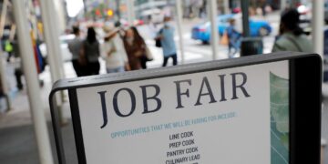 U.S. Jobless Claims Decline, But Weak Labor Demand Persists