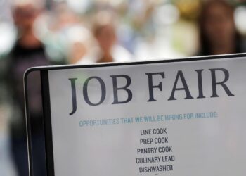 U.S. Jobless Claims Edge Lower As Economists Track Labor Market Without Official Data