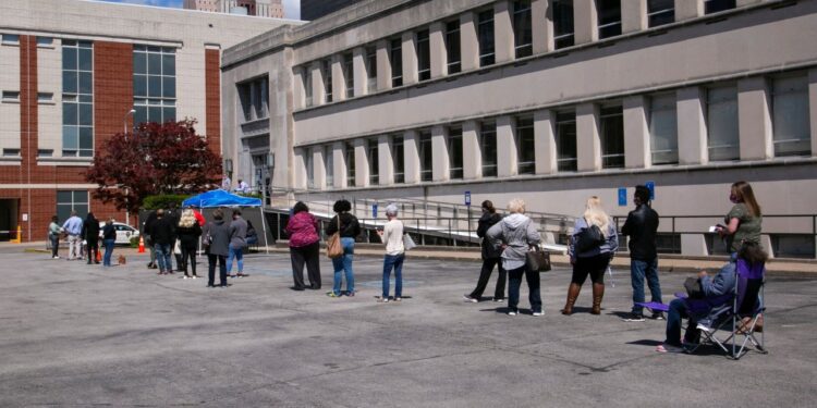 U.S. Private Jobs Rise 14,250 In New ADP Weekly Estimate