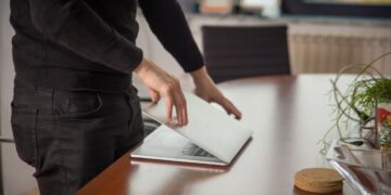 Why “Right To Disconnect” Laws Alone Can't Cure Work-from-Home Burnout