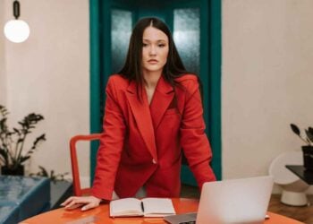 Your Leadership Blindspots Are Bigger Than You Think, Here's How To Fix Them Before Your Team Revolts