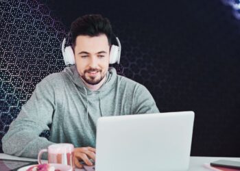 7 Proven Ways To Improve Hybrid Work Performance, Backed By JLL Research