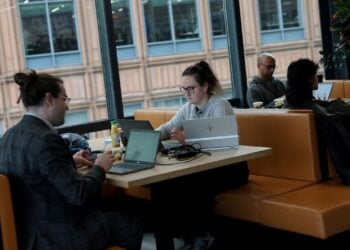 AI-Driven Efficiency Gains Offer Hope For U.K.’s Persistent Productivity Problem