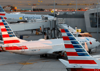 American Airlines Cuts Management Roles At Fort Worth Headquarters, Joining Industry Trend