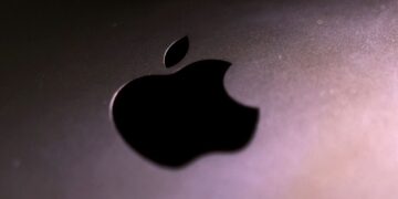 Apple Lays Off Dozens Across Business And Government Sales Divisions