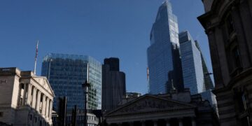 British Firms’ Job Growth Expectations Turn Negative For First Time In Five Years