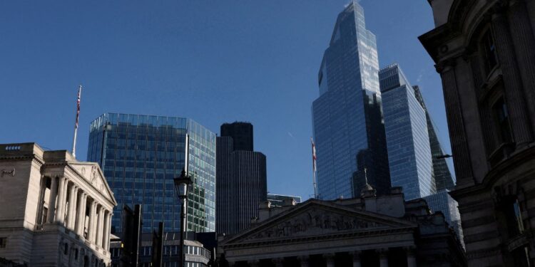 British Firms’ Job Growth Expectations Turn Negative For First Time In Five Years