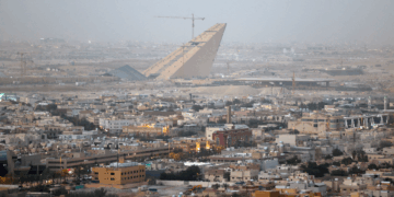 Salary Premiums Shrink For Foreign Workers In Saudi Arabia As Hiring And Megaprojects Slow