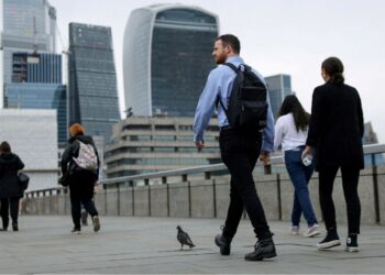 U.K. Businesses Signal Impending AI-Driven Job Cuts