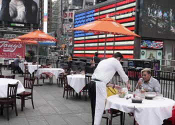 U.S. Holiday Hiring Outlook Weakens As Retail Job Postings Fall 16%, Indeed Reports