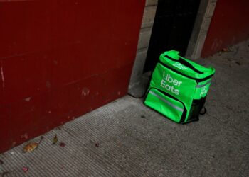 Uber Eats And DoorDash Strike Landmark Pay Agreement For Australian Gig Delivery Workers