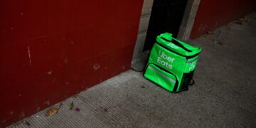 Uber Eats And DoorDash Strike Landmark Pay Agreement For Australian Gig Delivery Workers