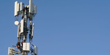 Verizon To Cut 15,000 U.S. Jobs in Largest Layoffs In Company History