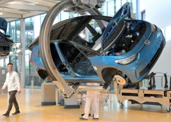 German Employers Warn Of Job Cuts In 2026 As Economic Crisis Drags On