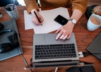 AI Anxiety Grows In Germany As One In Six Fear Job Loss