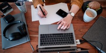 AI Anxiety Grows In Germany As One In Six Fear Job Loss