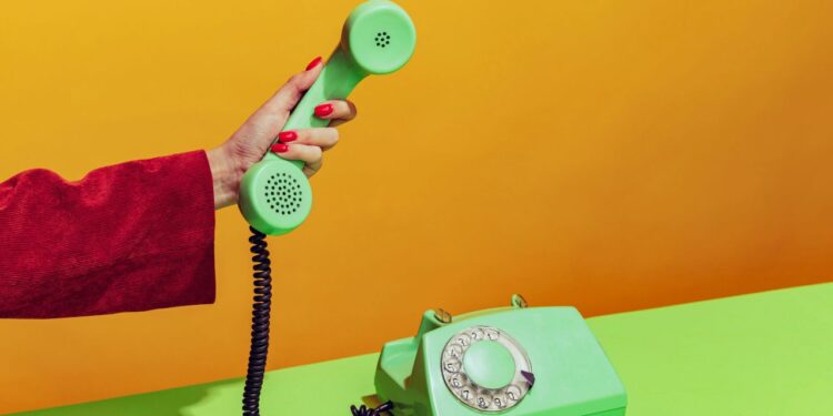 How To Communicate Gen AI Change So Employees Listen, Engage, And Actually Adopt