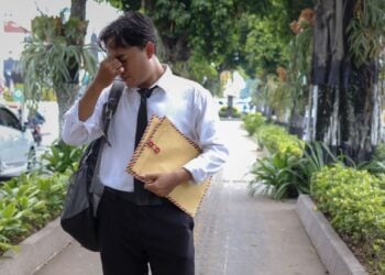 Job Seekers Report Spending Hundreds On Travel, Attire, And Prep To Land A Single Interview