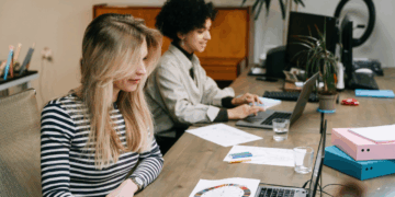 New Report Reveals Widening Ambition Gap For Women In Corporate America