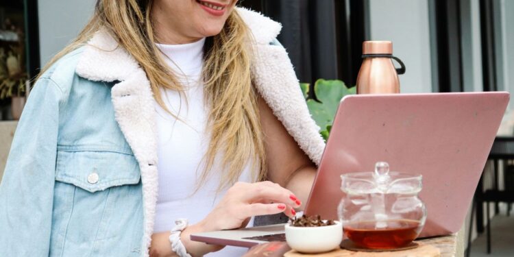 Should Freelancers Form An LLC A Complete Guide To Choosing Your Business Structure