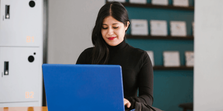 Spanish Skills Drive Higher Pay And Career Growth In U.S. Workplaces