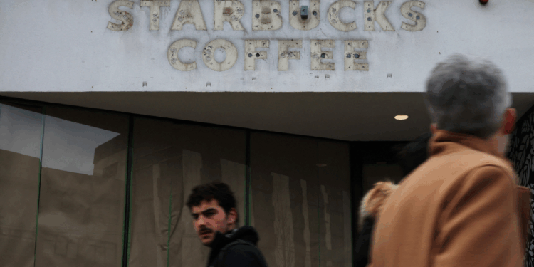 Starbucks Barista Contract Fight Escalates, Walk Off Spreads To 130 U.S. Cities