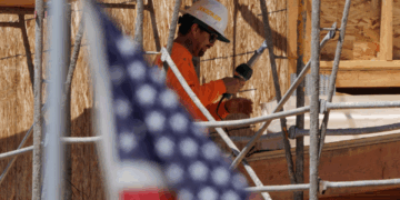 U.S. Labor Costs Rise Less Than Expected As Wage Growth Cools