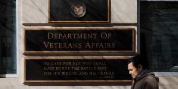 Veterans Affairs to Scrap 25,000 Open Roles